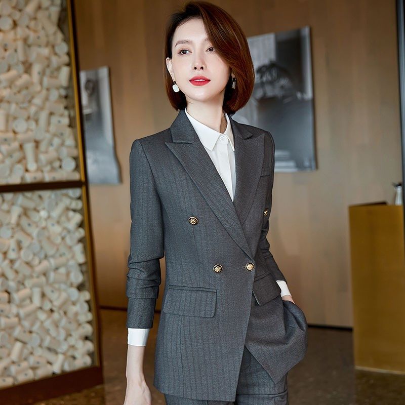 高端大气职业套装女秋冬时尚气质通勤正装双排扣灰色条纹总裁西服