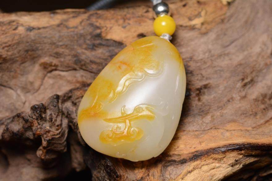 海派玉雕大师张良 玉龙喀什河 和田玉 一路如意 黄皮俏色巧雕