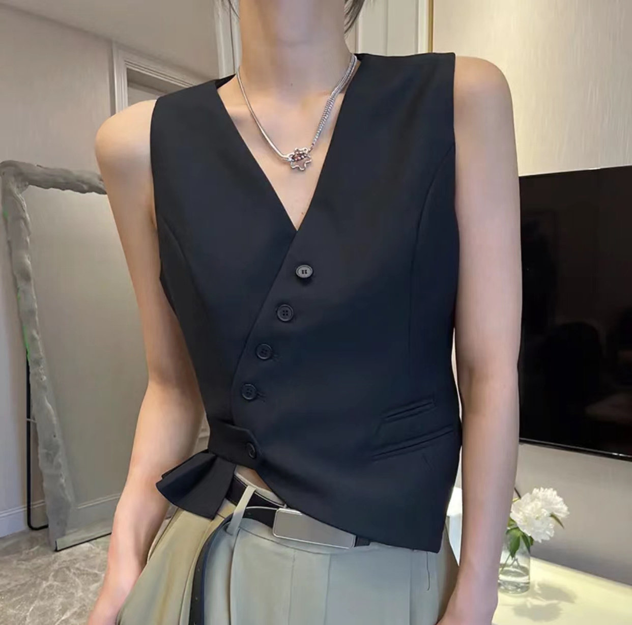 欧货v领西装背心女吊带复古开衫法式不规则无袖马甲上衣t恤外穿薄