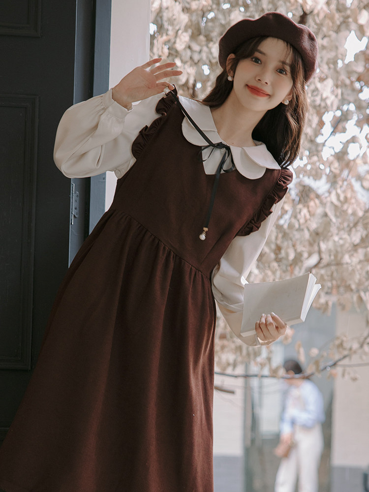 清纯女装甜美气质背带连衣裙秋冬季2022年新款茶系穿搭一整套冬装