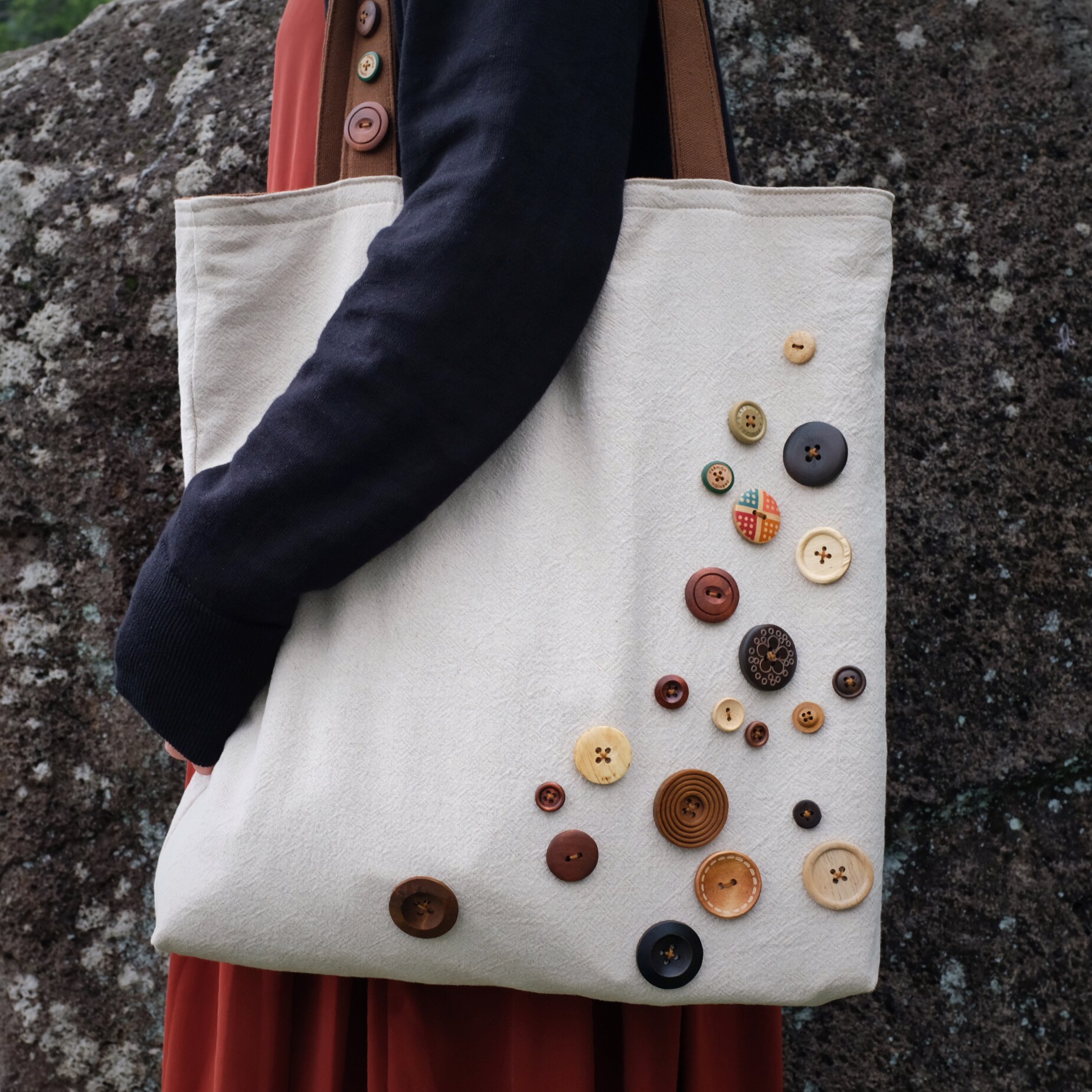 新品原创设计泰国纯手工刺绣拼接斜跨单肩皮质布包小时尚女包潮流