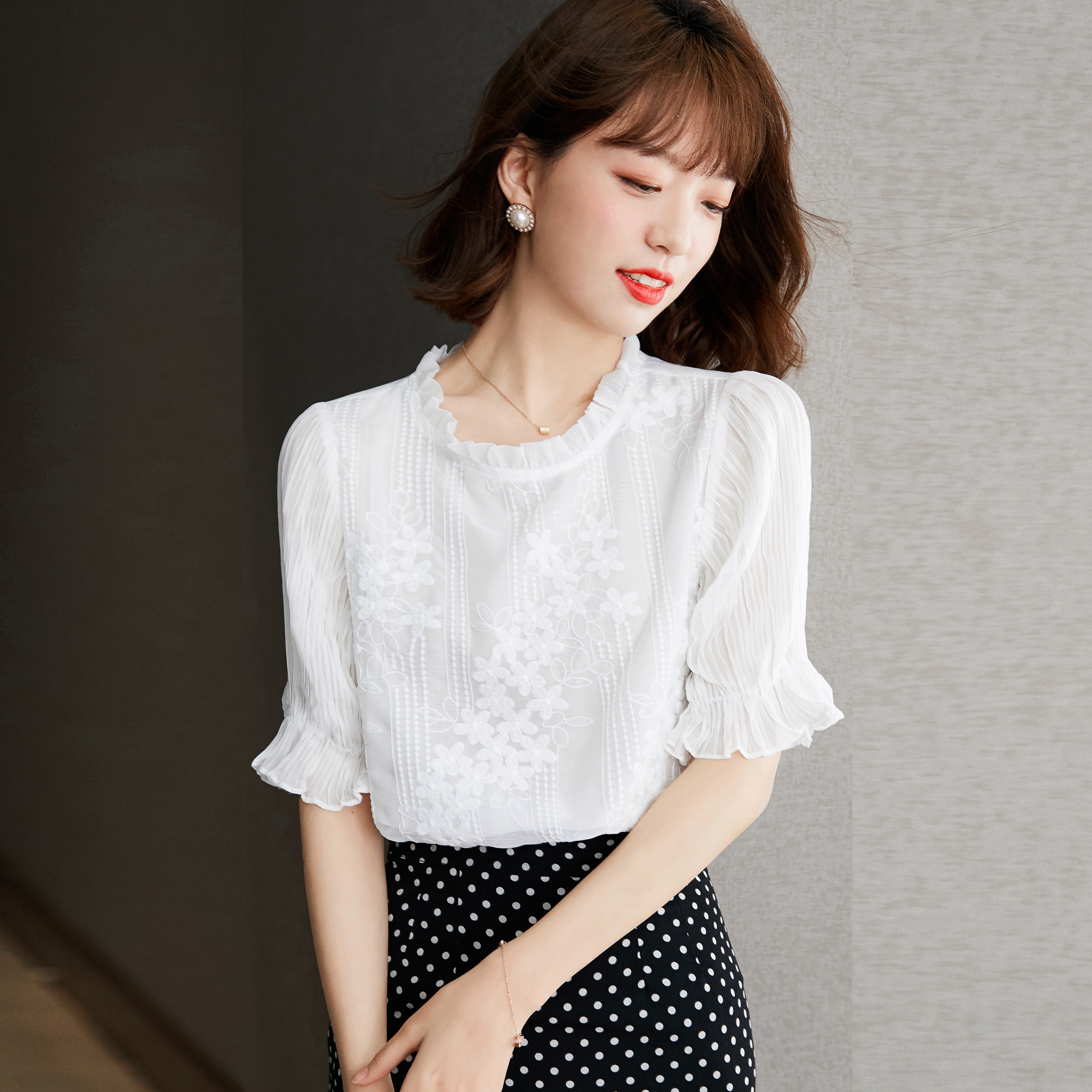 法式小衫韩版复古衬衫大码设计感女小众短款泡泡袖百搭上衣夏洋气