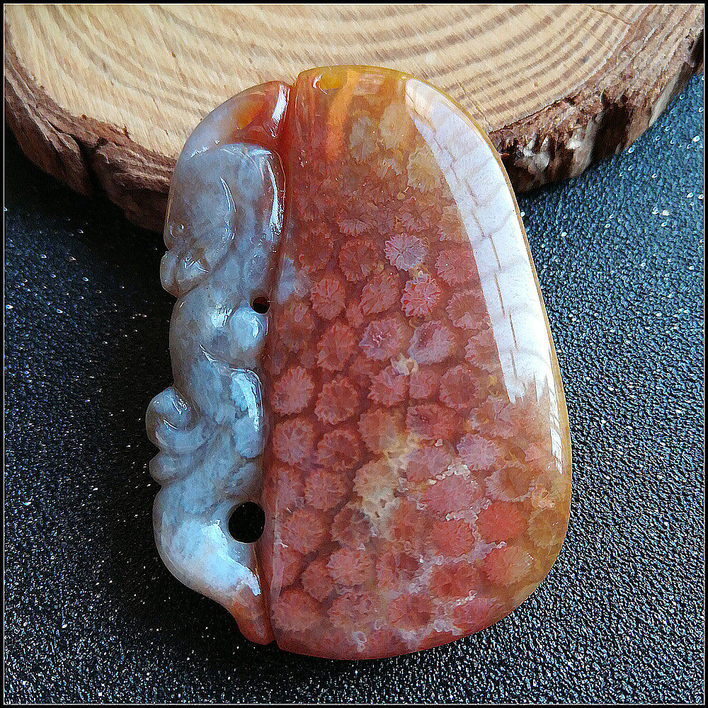 【臻品】天然红色珊瑚玉吊坠 红彩俏色果冻料 珊瑚玉雕件挂坠吊坠