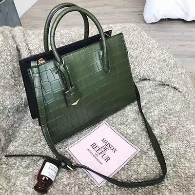 通勤包包女2017新款 简约百搭_专柜it女包包2017新款单肩斜跨包百搭