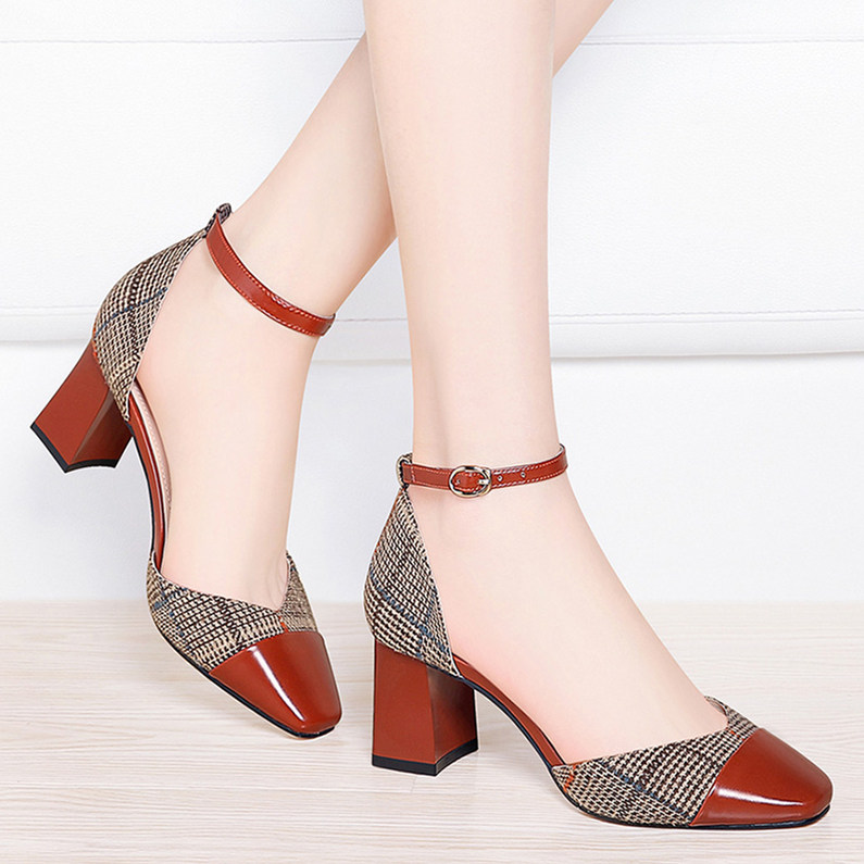 包头凉鞋女粗跟夏季2019新款中跟时尚百搭圆头脚肥宽脚女式凉皮鞋