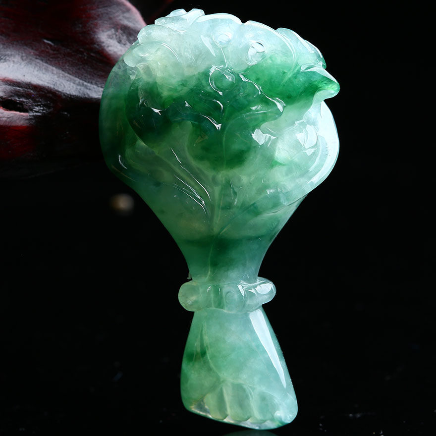 【即刻拍】福茗翡翠~水润a货淡绿飘花玫瑰花--珍贵独特 16.29g