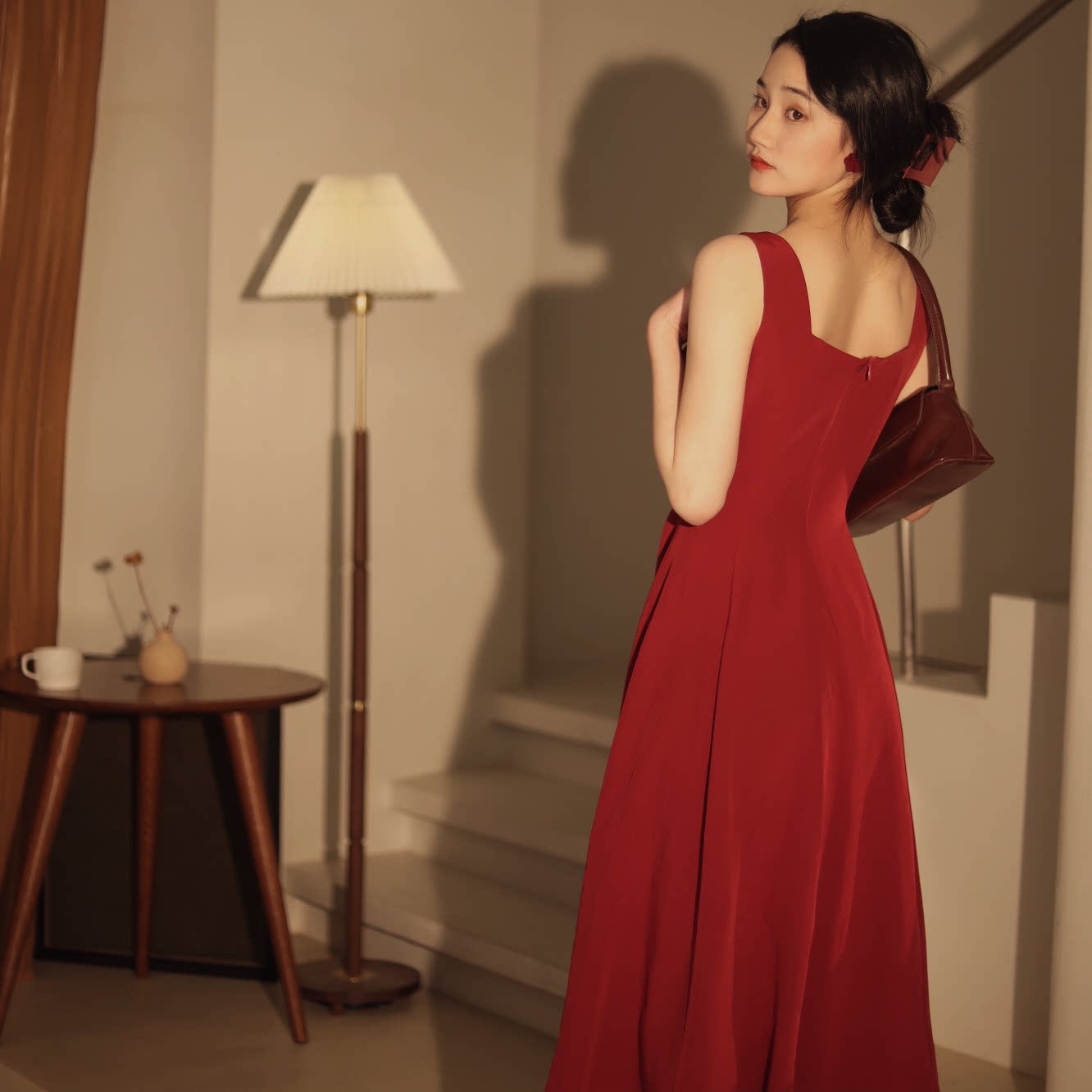 蝴蝶结连衣裙红色