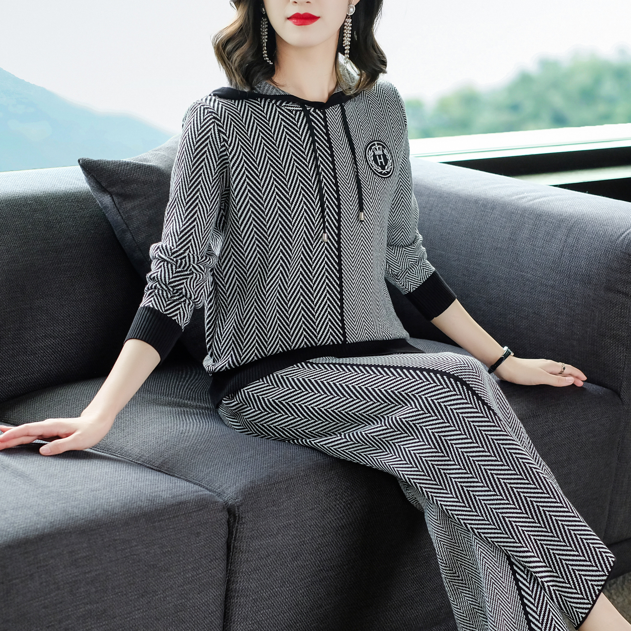 大码女装2020冬季新款休闲显瘦35岁女人时尚套装女两件套冬装