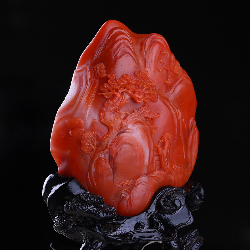 422g馆藏罕见保山无伤无裂美艳色泽南红摆件送底座