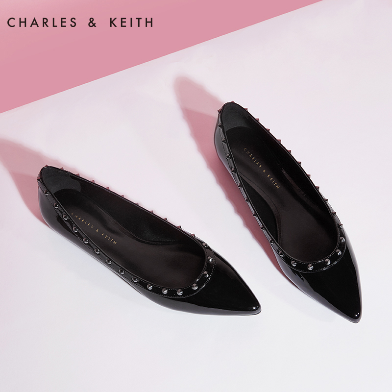 CHARLES＆KEITH平底鞋CK1-70900027尖頭鉚釘單鞋性感通勤朋克女鞋