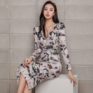 Korean version fashion temperament elegant slim sexy V-neck bag hip print dress