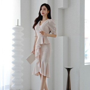 2022 spring and summer new Korean style fashionable temperament elegant atmosphere thin sexy V-neck Ruffle Dress