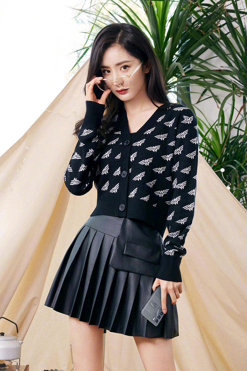 杨幂同款衣服v领针织开衫女短款上衣外套修身印花秋款mba3car009,女装