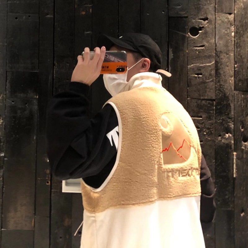 【海龟】Carhartt WIP 20秋冬 户外山脉LOGO标签摇粒绒拼接马甲在类目 男装, 马甲中 - 来自Buy2taobao.com提供专业的淘宝代购服务