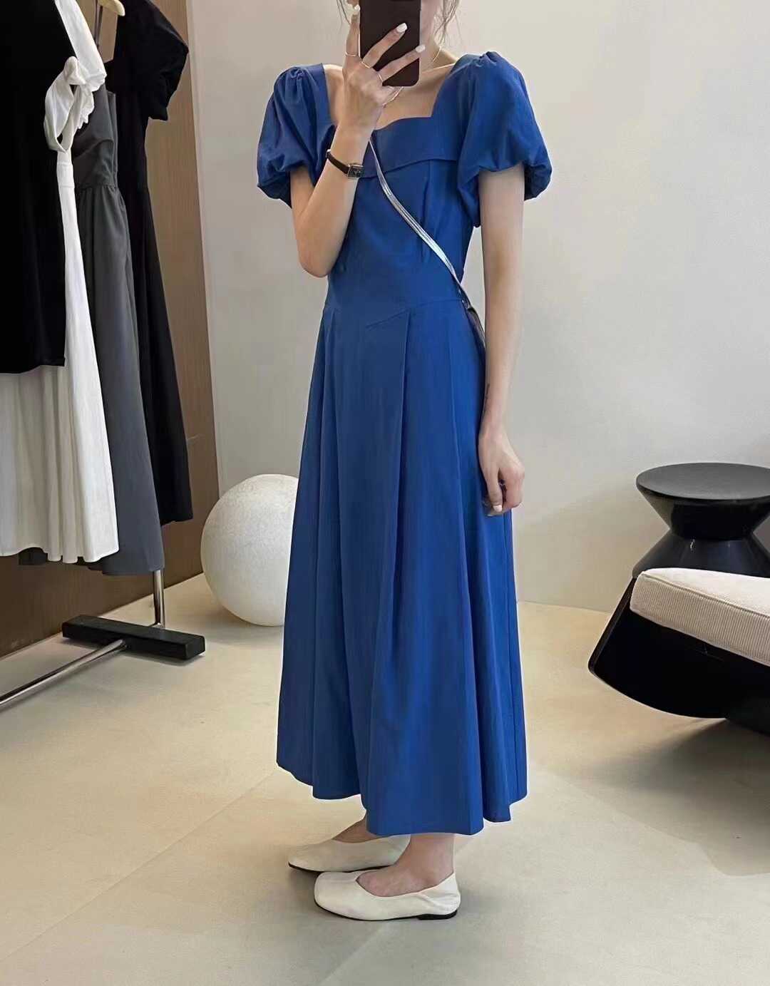 蓝色显肤白女士方领泡泡袖连衣裙2024夏季新款高贵优雅长裙子高级