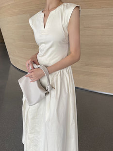 白色法式连衣裙女夏2023新款无袖收腰显瘦裙子小众设计感