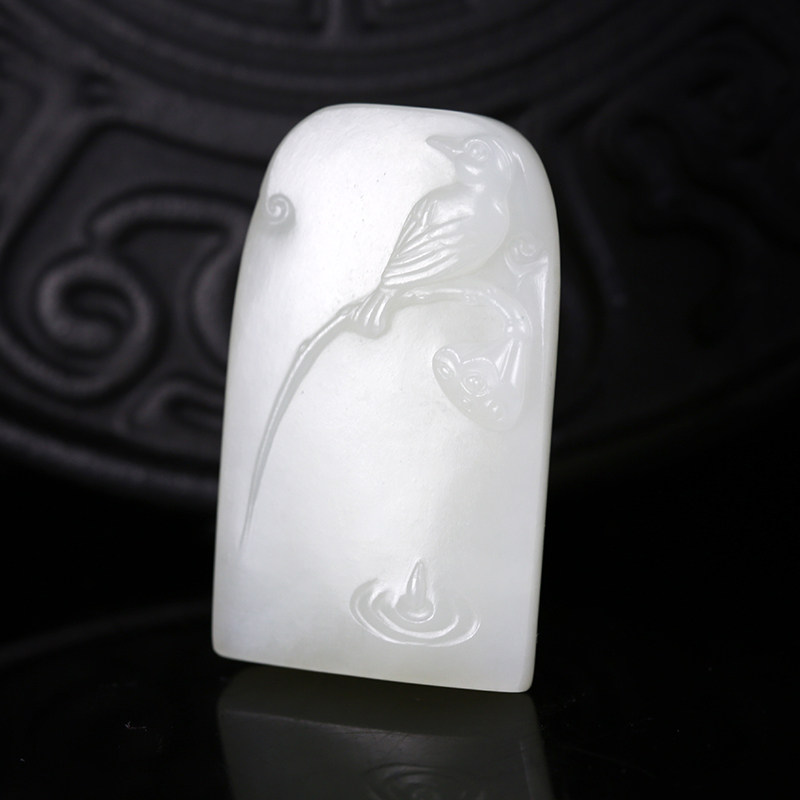 中国玉雕大师蒋宏利 和田玉荷塘翠鸟图挂件15g