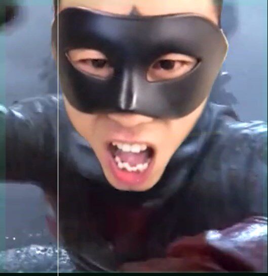 魅力网红秘制小汉堡黑色抖音快手同款直播道具主播半脸老八面具