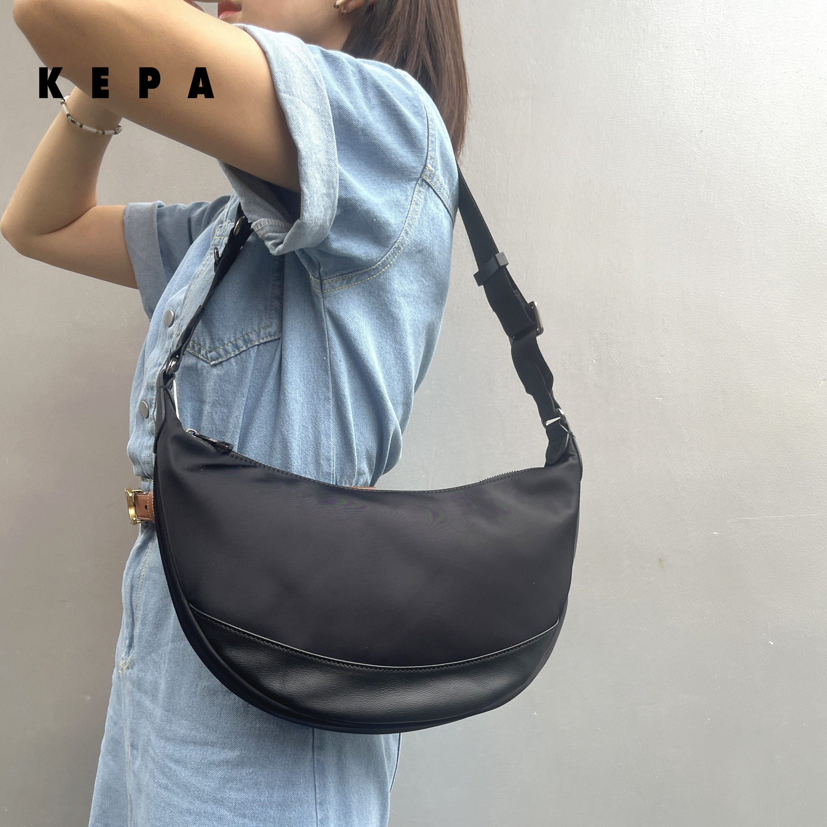 进口防水布月牙包女新款头层牛皮大容量尼龙包拉链单肩斜挎休闲潮