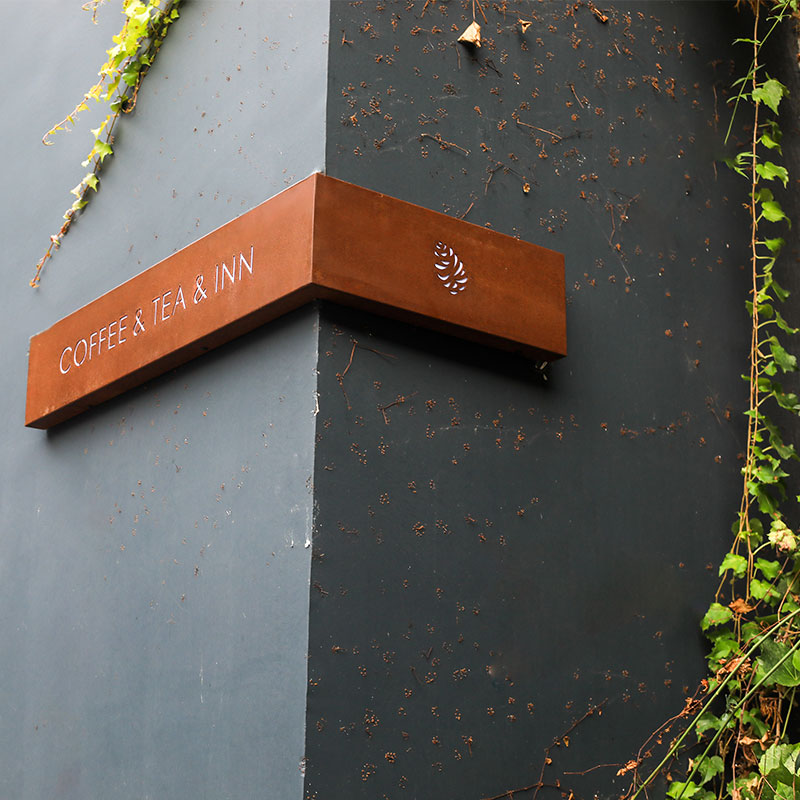 灯箱广告牌定做生锈招牌定做户外门头铁艺灯箱咖啡厅发光字定做——蒙