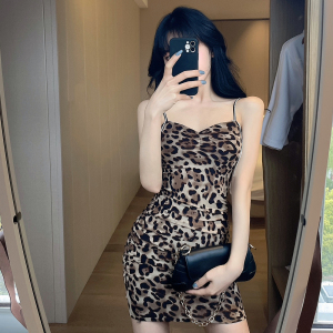 Suspender， drill chain， slim waist， leopard print， sexy bag， hip and fashionable dress