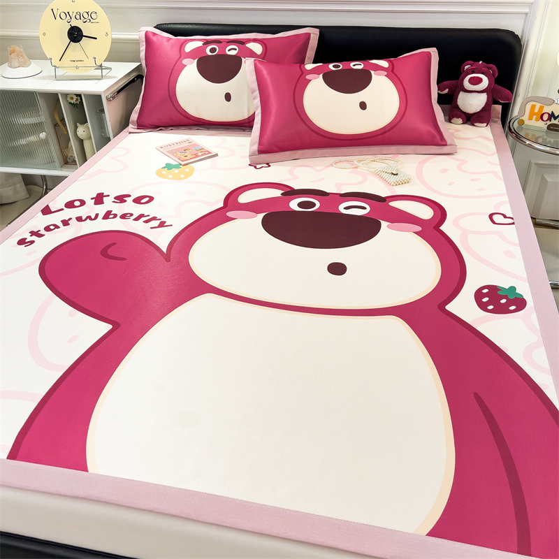 迪士尼草莓熊儿童冰丝凉席三件套夏季2024新款可机洗床垫学生宿舍