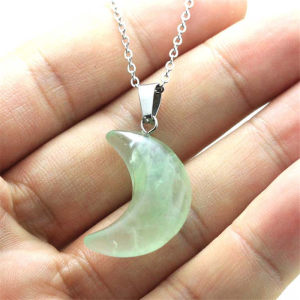 天然水晶雕刻月亮月牙 冰透萤石粉晶白水晶创意吊坠项链ins青金石