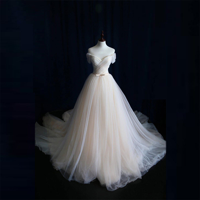 婚纱礼服 新娘 齐地白纱一字肩