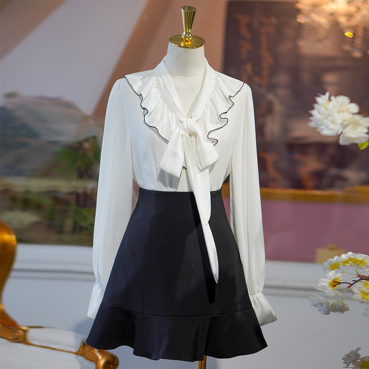 春装女士长袖雪纺衬衫白色宽松蝴蝶结灯笼袖飘带打底上衣