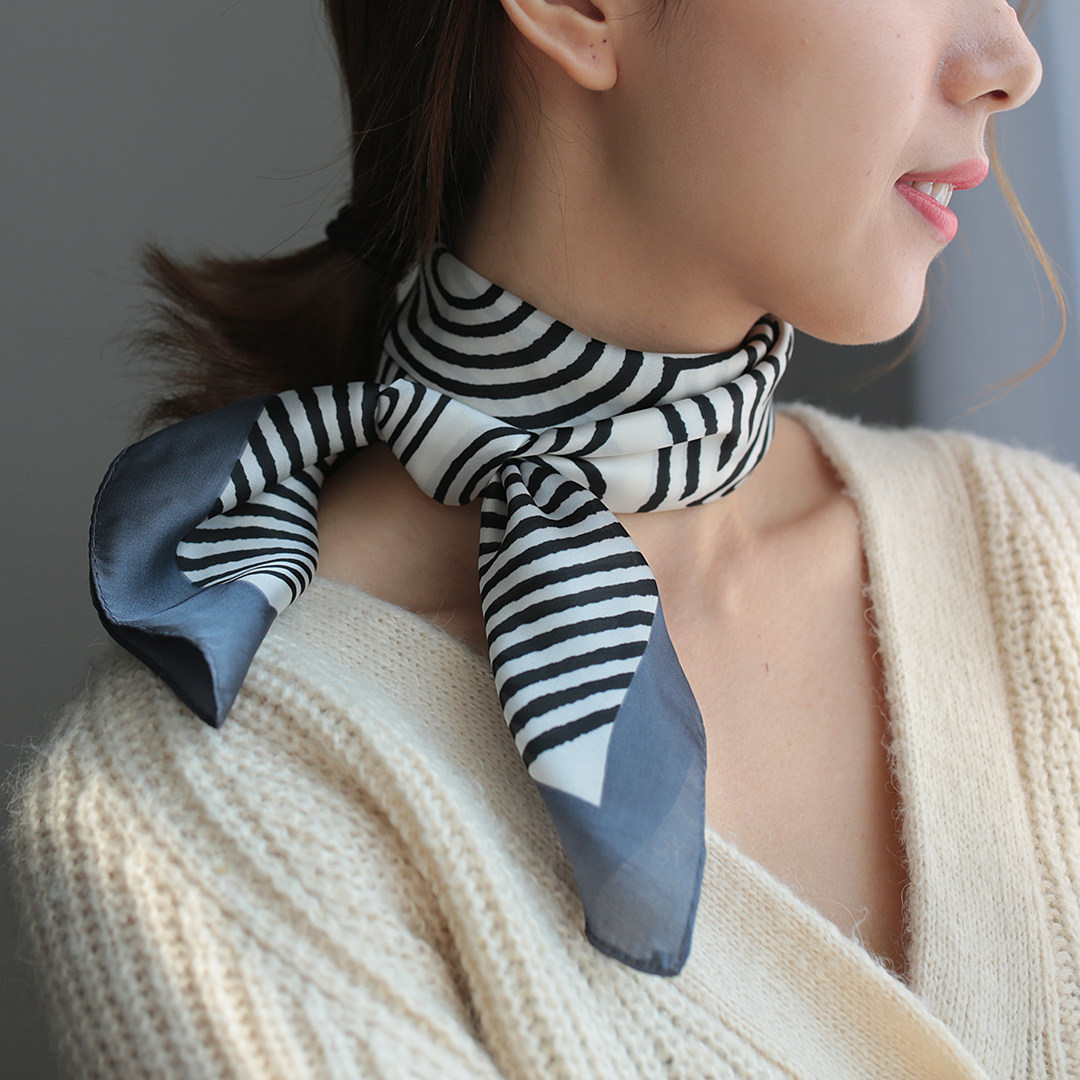 黑白色条纹百搭70cm小方巾时尚网红装饰领巾春秋薄款丝巾女搭西装