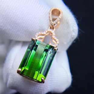 绿碧玺吊坠