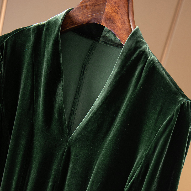 绿丝绒连衣裙