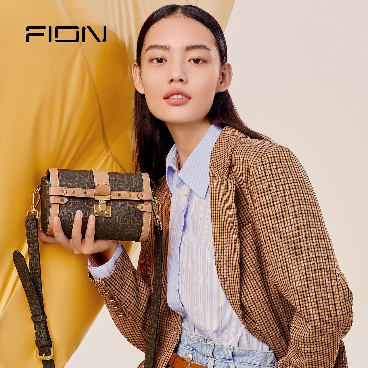 fion/菲安妮波士顿包经典锁扣小圆包女 斜挎包时尚新款轻奢单肩包