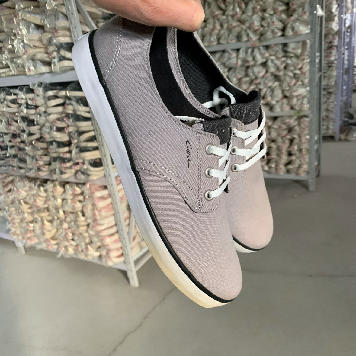 外贸滑板鞋美国订单剩余circa红色牛筋底休闲运动男款帆布鞋