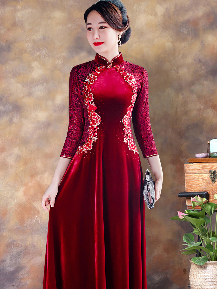 年轻喜婆婆旗袍秋冬高端金丝绒连衣裙洋气婚宴妈妈礼服高贵遮肚子