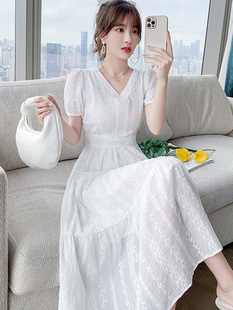 法式刺绣白色长裙2024新款女中长款夏季超仙甜美泡泡袖v领连衣裙