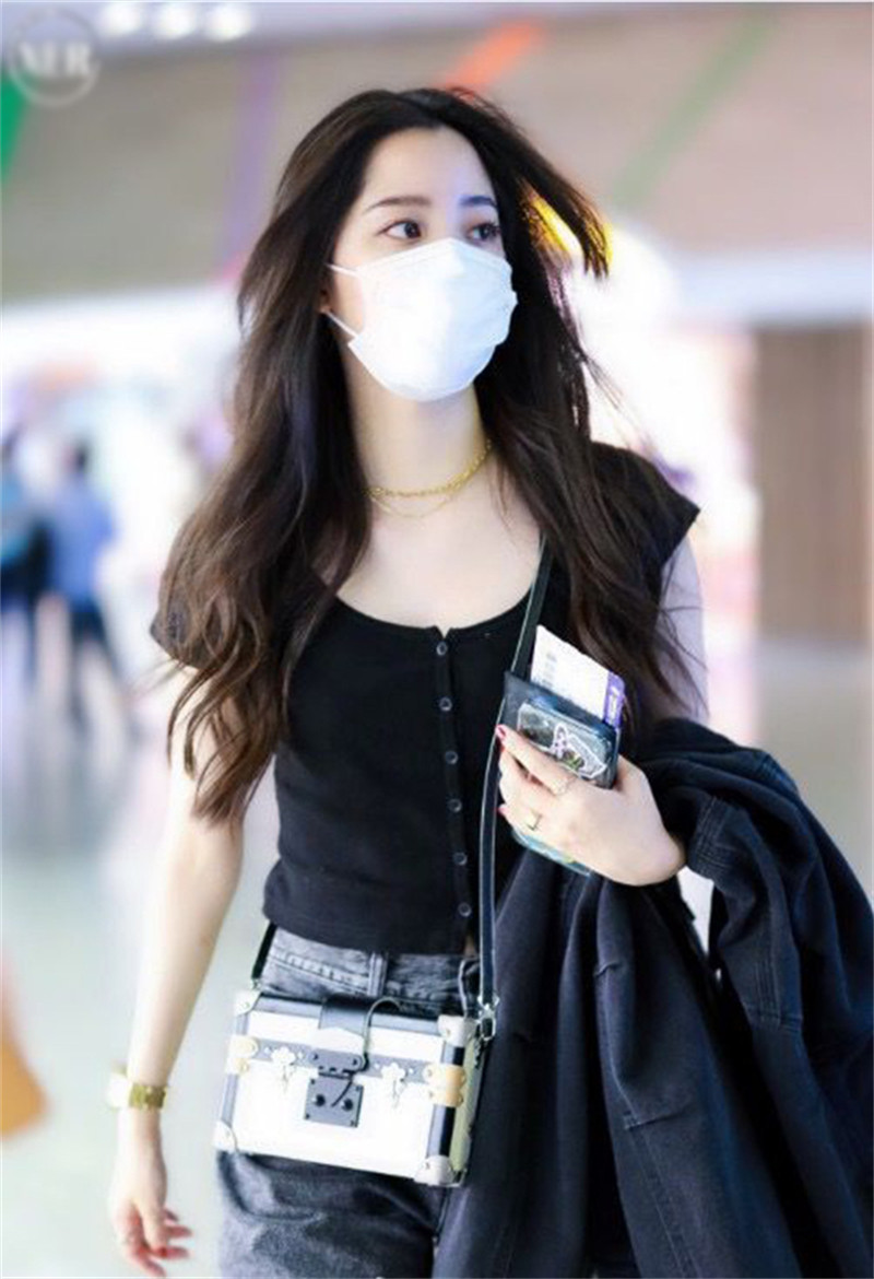 欧阳娜娜短袖女明星同款露脐黑色t恤修身短款开衫单排扣上衣夏季