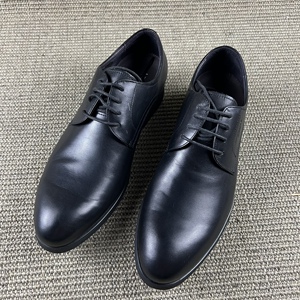 胶底正装皮鞋