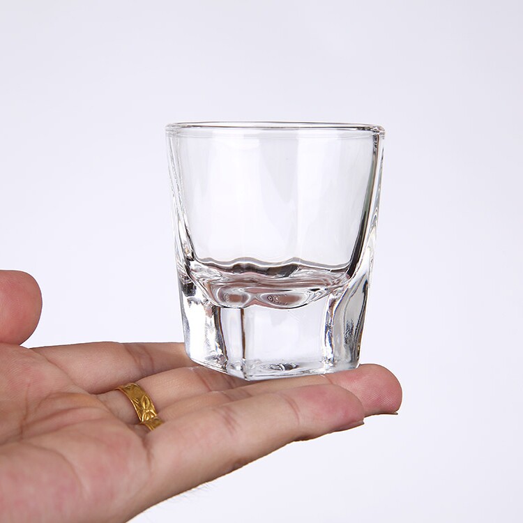 家用小白酒烈酒玻璃酒杯酒盅50ml一两shot子弹一口杯6只套装饭店