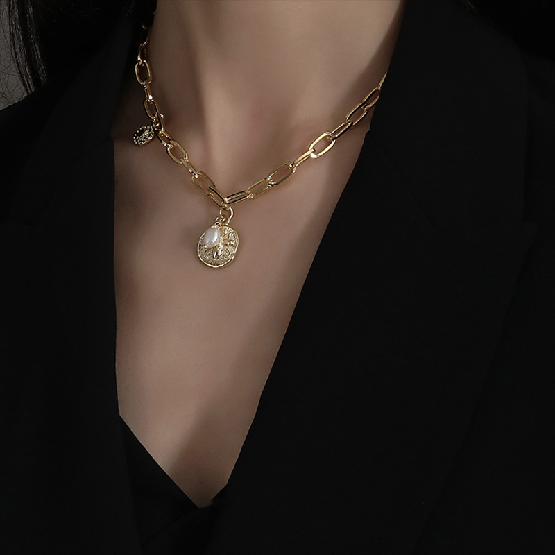 奥特莱斯丨新品金色圆牌巴洛克珍珠项链女轻奢小众设计颈链锁骨链