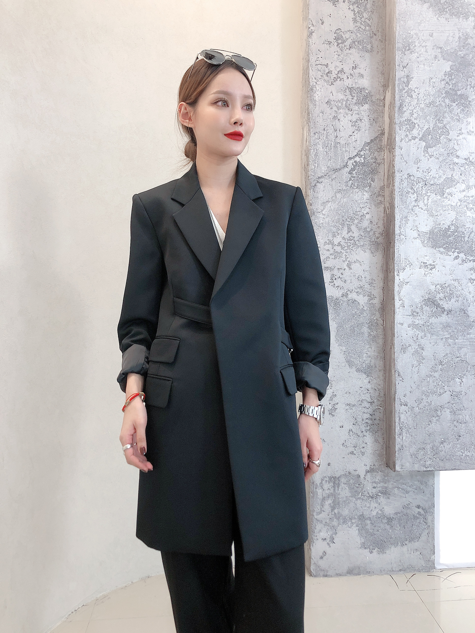 南油西服外套2021秋装新款翻领垫肩长袖纯色中长款西装女欧货潮