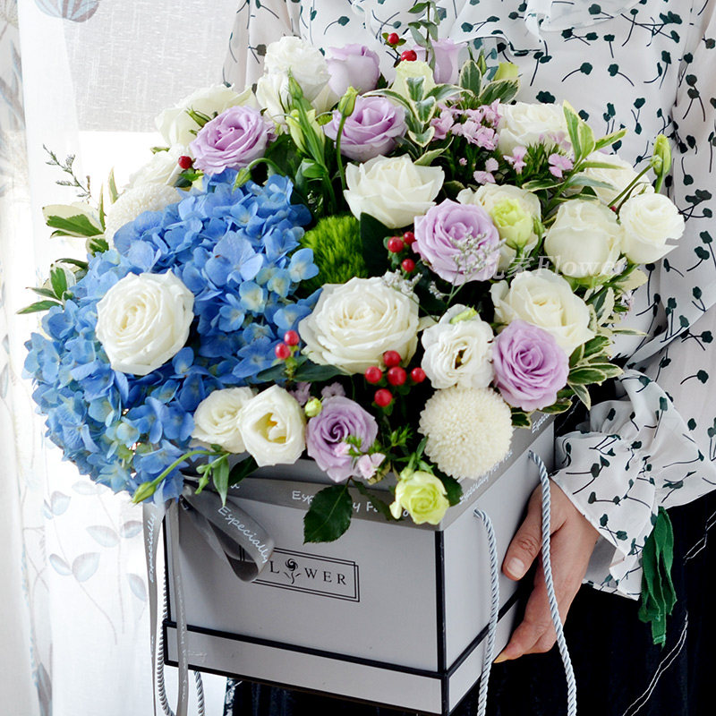 生日创意方形抱抱桶红玫瑰常熟鲜花速递无锡江阴苏州同城昆山送花