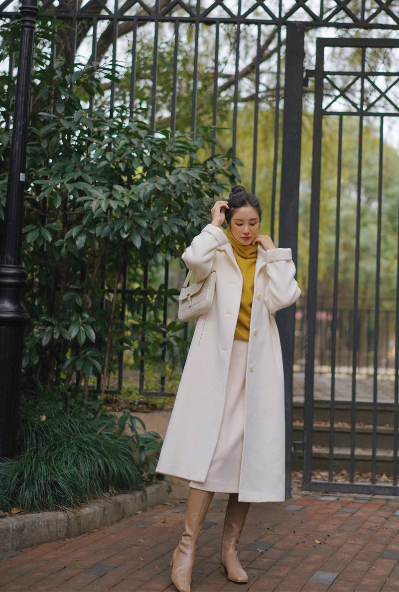 杨姗姗elwing原创设计小个子轻松驾驭白色腰包安哥拉羊毛h版大衣