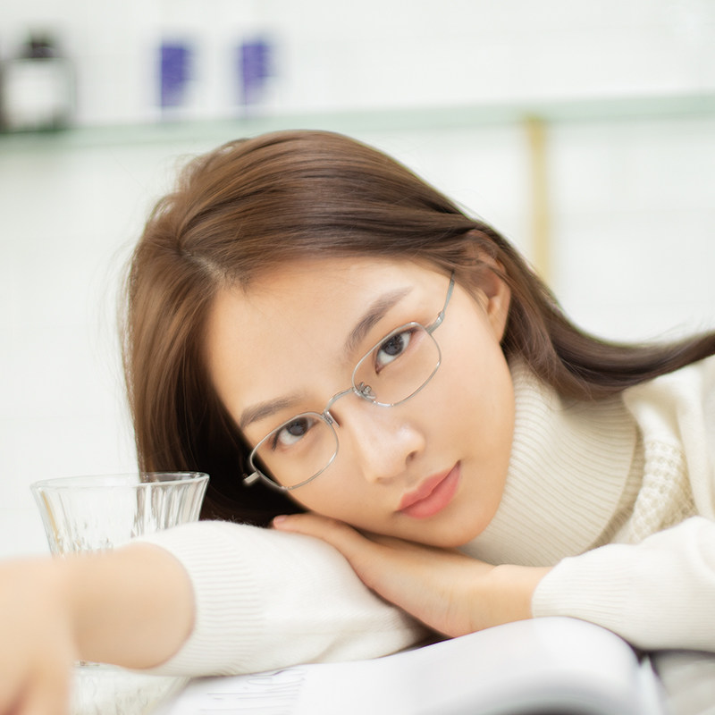 方框眼镜框女小框可配高度近视眼镜超轻纯钛小脸复古文艺潮眼睛架