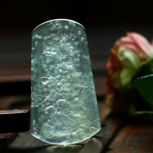 念卿珠宝 冰种木那料意境梅花牌,天然a货翡翠9.19克