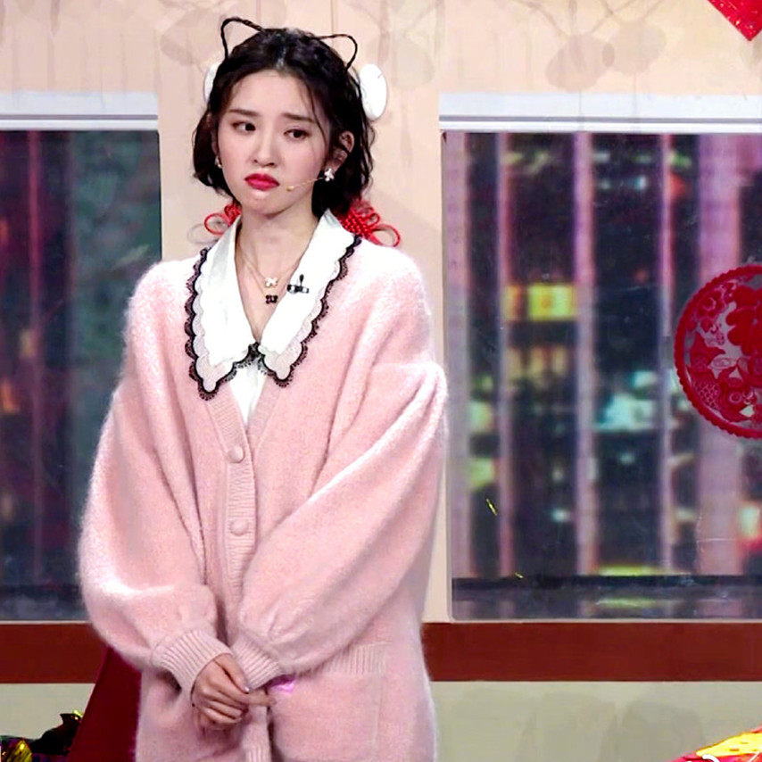 2021央视春晚唐艺昕同款粉色毛衣保暖针织宽松开衫娃娃领衬衫女 - ls