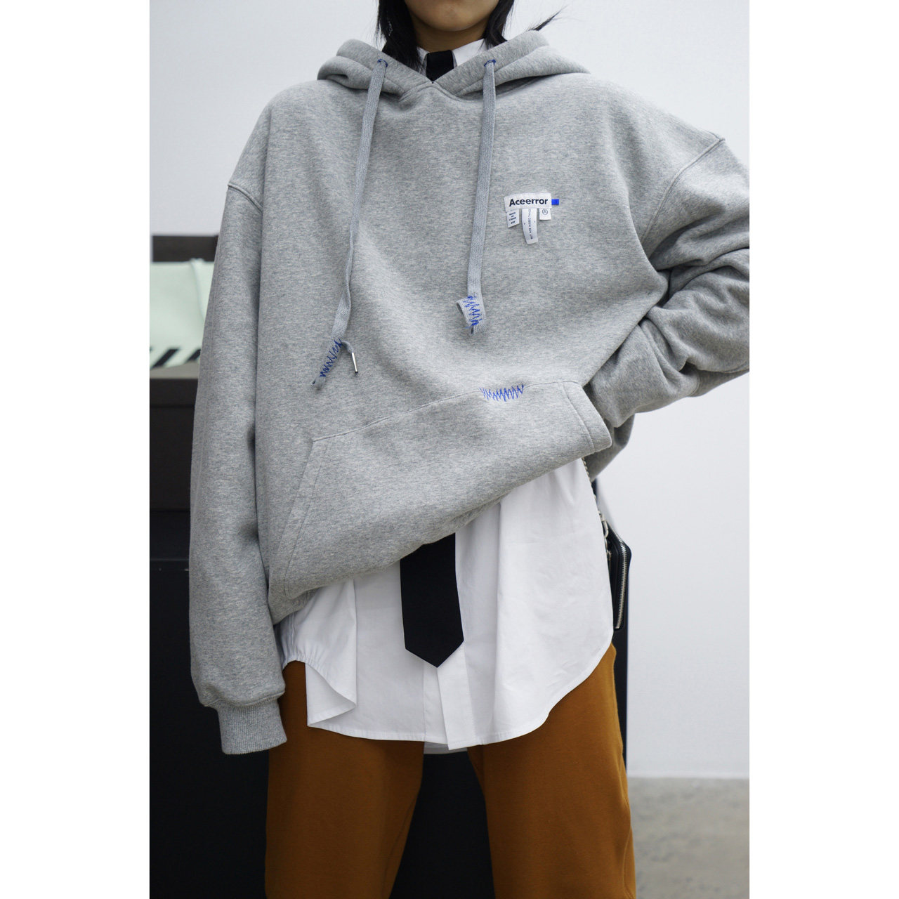 Ace 刺繡設(shè)計(jì)感衛(wèi)衣女連帽套頭加絨2019秋冬厚款黑灰bf風(fēng)寬松上衣 Ace 刺繡設(shè)計(jì)感衛(wèi)衣女連帽套頭加絨2019秋冬厚款黑灰bf風(fēng)寬松上衣