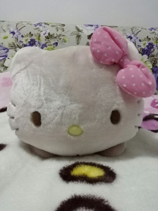 hellokitty抱枕，头枕