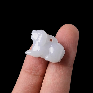 立体狗生肖玉吊坠图片