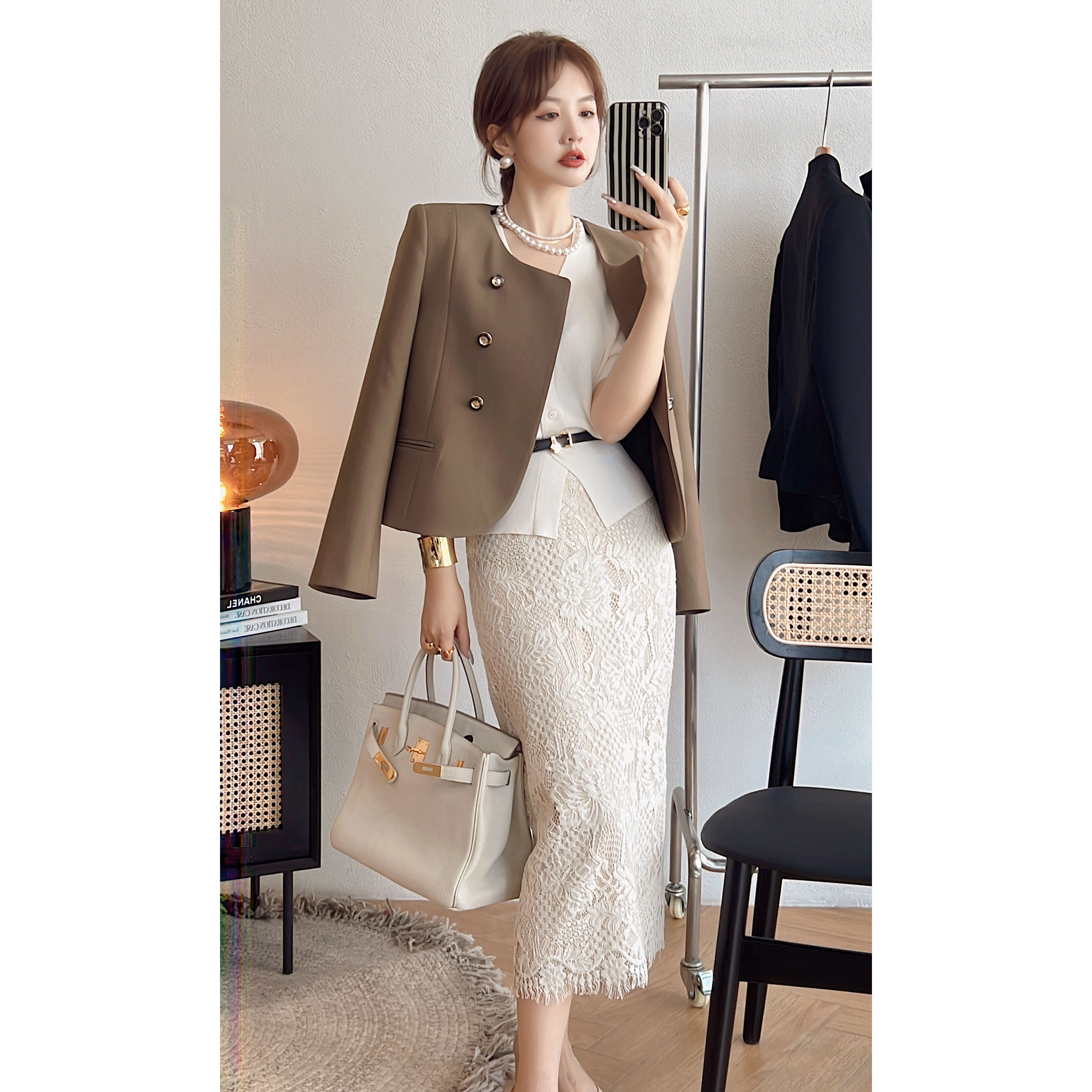 秋冬季女装2022新款时尚气质杏色蕾丝粗花呢上衣外套长裙裙子套装